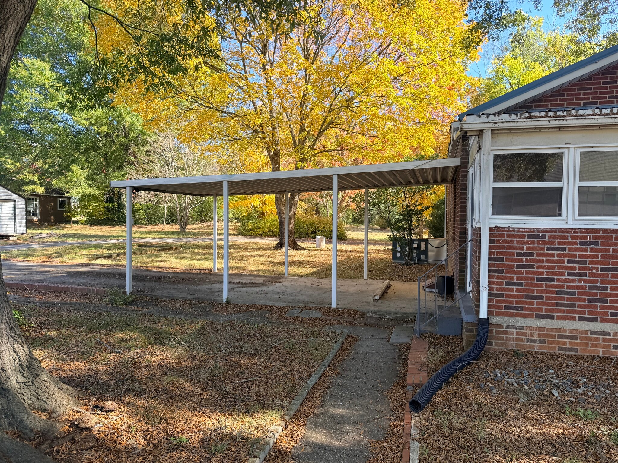 Building Photo - 1828 Statesville Blvd