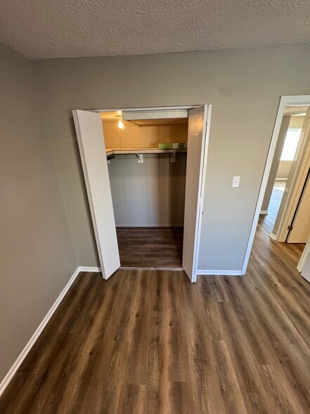 Building Photo - 316 Elmead Ct
