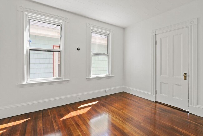 Building Photo - 29 Gibbens St