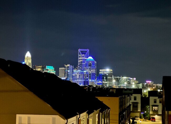 Building Photo - 2118 Bryant Park Dr