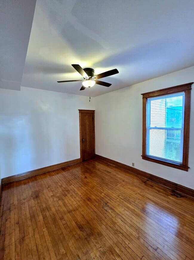 Building Photo - Springfield2