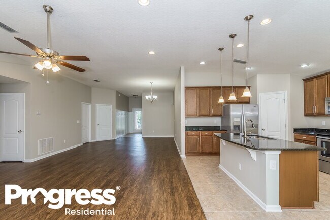 Building Photo - 15846 Canoe Creek Dr