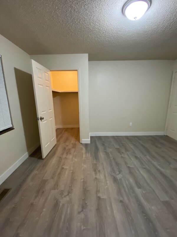 Building Photo - 1008 Jane Dr