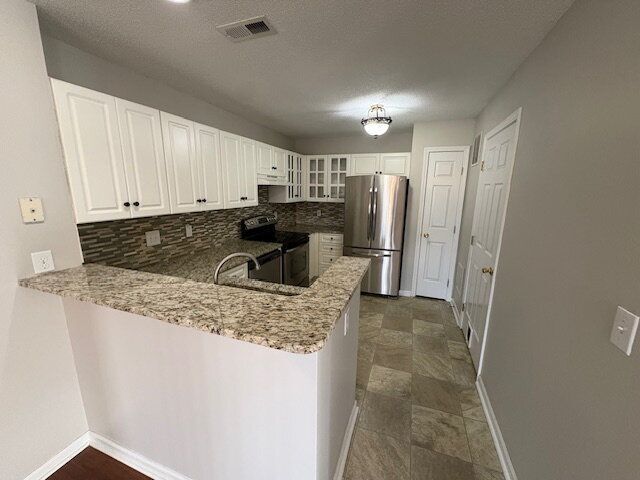 Building Photo - 521 Spring Forest Rd