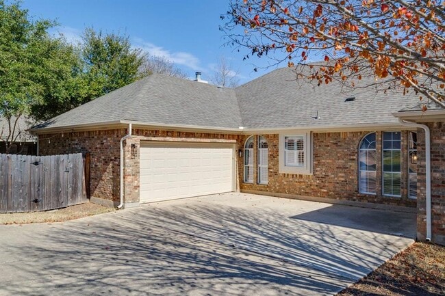 Building Photo - 2916 Alsatia Dr