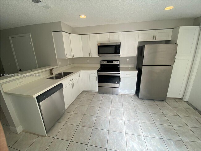 Building Photo - 1575 Veracruz Ln