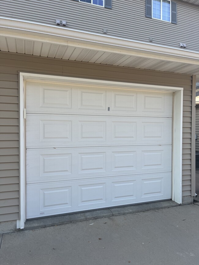 Building Photo - 2743 Triple Crown Ln