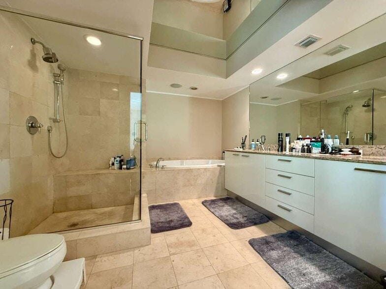 Building Photo - 1850 S Ocean Dr