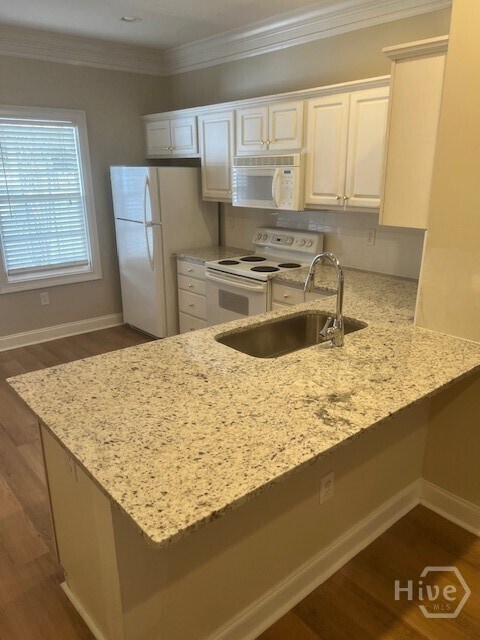 Building Photo - 110 Wood Lake Dr