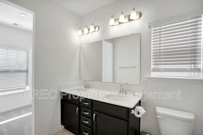 Building Photo - 691 Snow Owl Dr