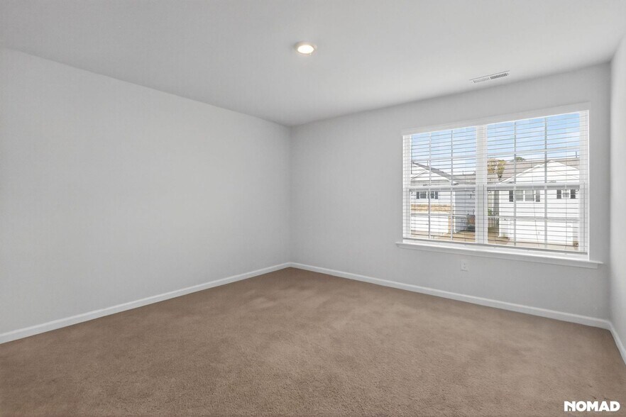 Building Photo - 504 Crux Rd