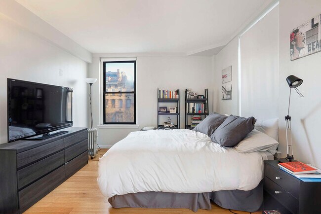 Building Photo - 1661-1663 Washington St. Unit 201