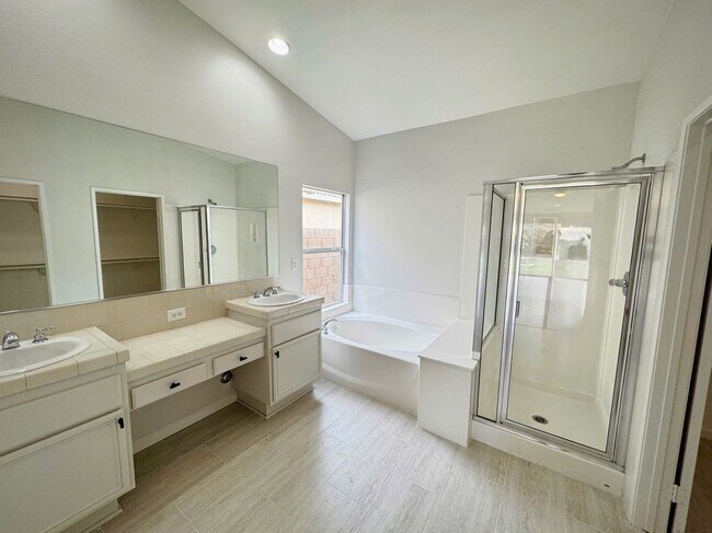 Building Photo - 81464 Avenida Esmeralda