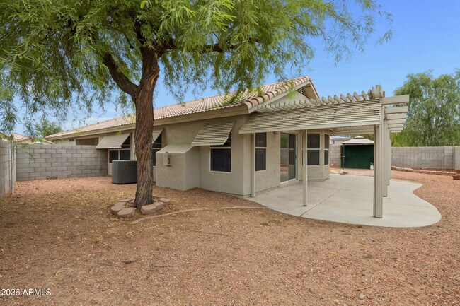Building Photo - 15661 W Hammond Dr
