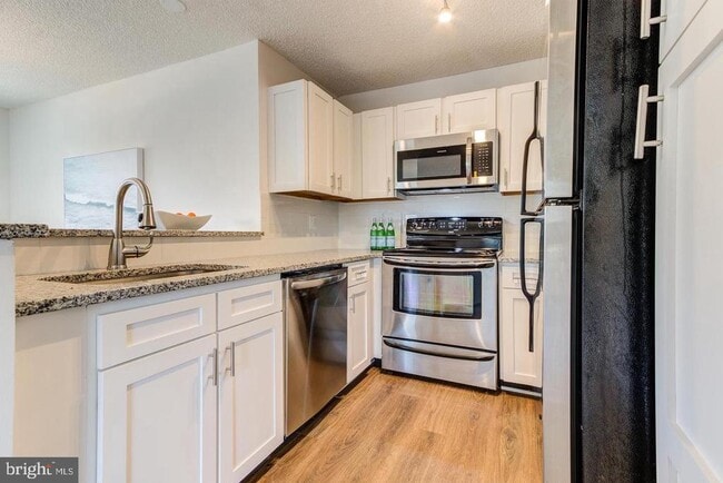 Building Photo - 11707 Summerchase Cir