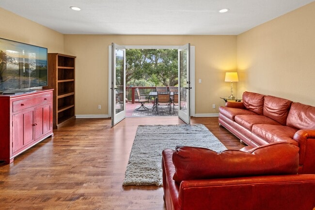 Building Photo - 3035 Ribera Rd