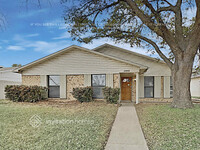 Building Photo - 2209 Bowie Dr