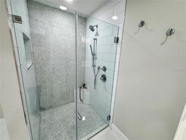 Building Photo - 3705 Torrey Pines Blvd