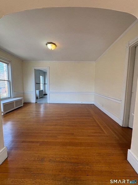 Building Photo - 799 Elm St