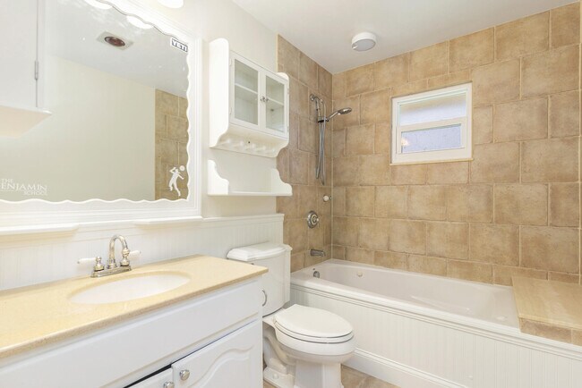 Building Photo - 14204 Broken Wing Ln