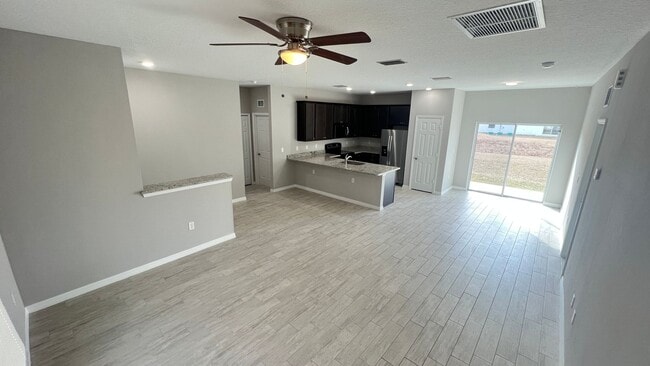 Building Photo - Stunning 3 Bedroom, 2 Bath Home in Palm Bay!