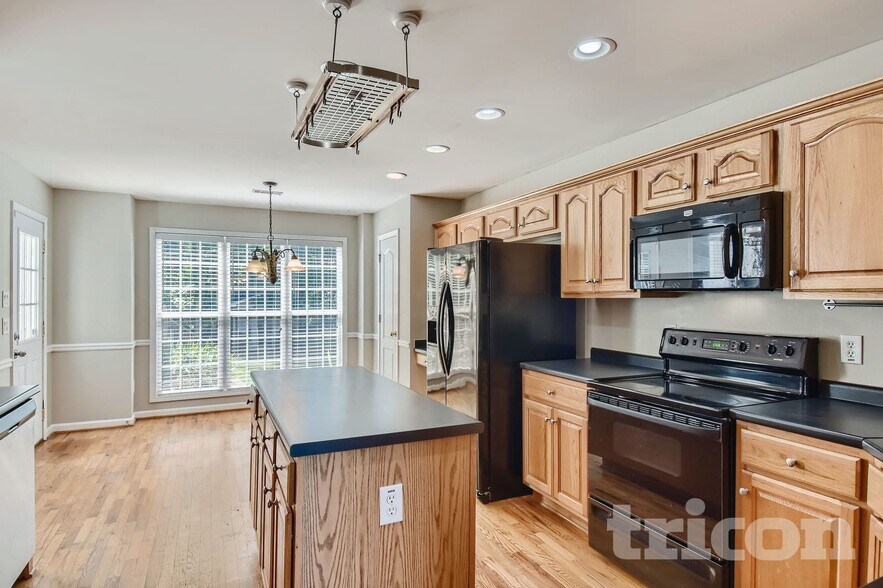 Building Photo - 2713 Trellis Ct SW