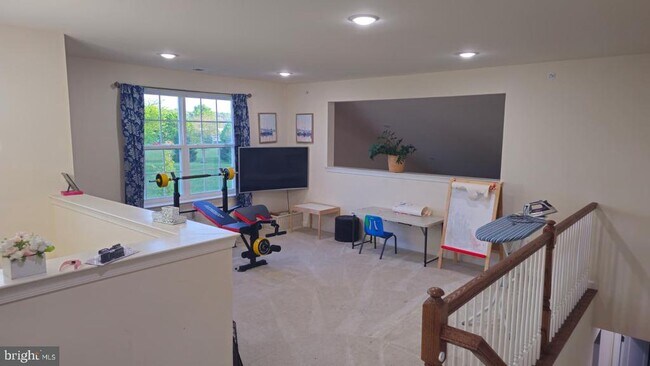 Building Photo - 499 Lee Pl