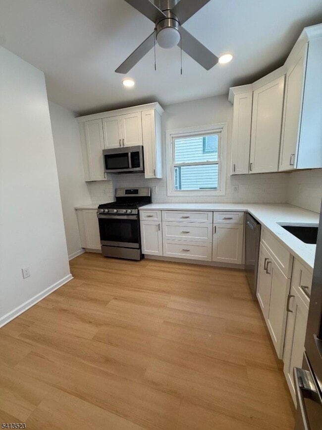 Building Photo - 35 Mountain View St