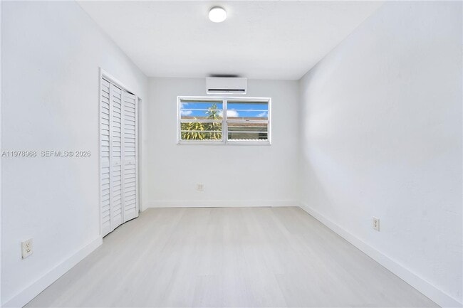 Building Photo - 15991 NE 18th Pl