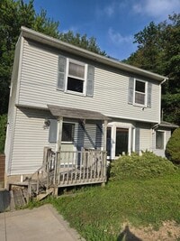 Building Photo - Lakeview 3 Bedroom  1.5 Bath  Home for Ren...