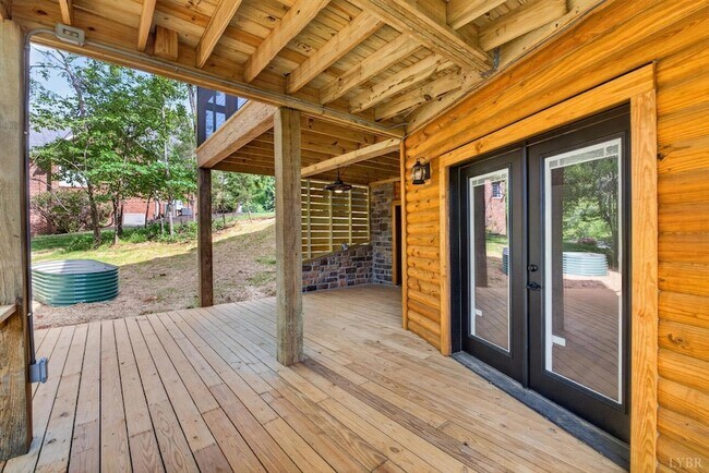 Building Photo - 308 Acres Ct