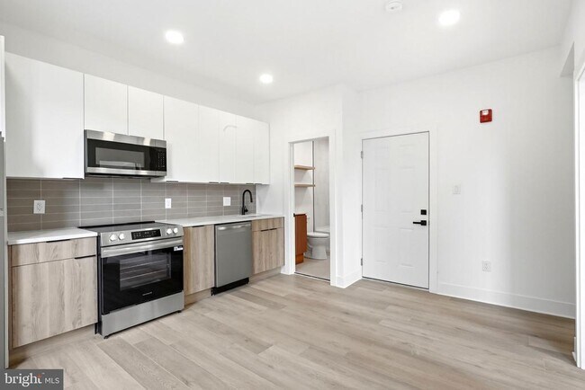 Building Photo - 1720 N 24th St