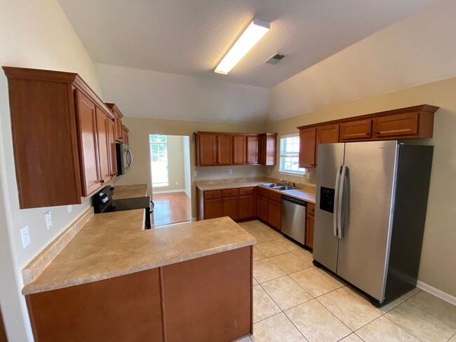 Building Photo - GORGEOUS 4 BEDROOM 3 BATHROOM CORDOVA RENT...