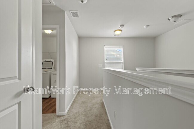 Building Photo - 145 Stoney Creek Way