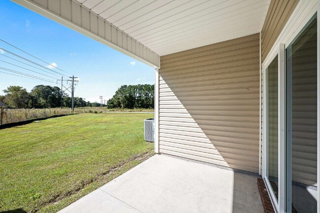 Building Photo - Charming 2-Bedroom, 2.5 Baths Townhouse in...