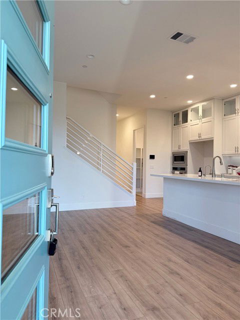 Building Photo - 273 Novel