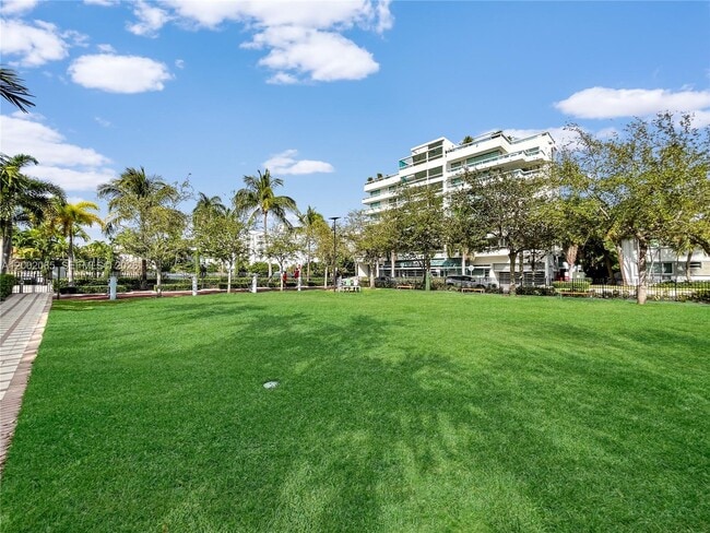 Building Photo - 1025 92nd St