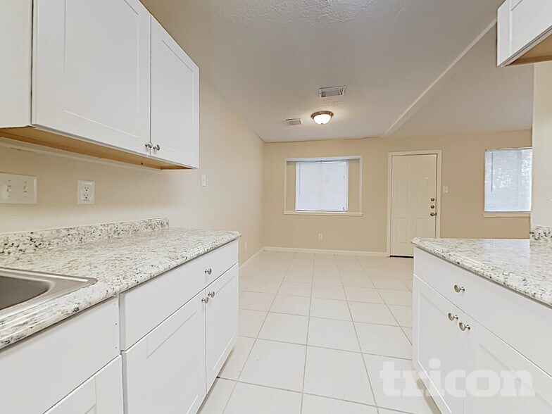Building Photo - 3446 Edgecreek Dr