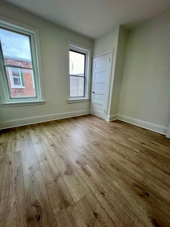 Building Photo - Newly Renovated 3-Bedroom Townhouse in Elmwood Park! Available mid-May! PHA VOUCHERS ACCEPTED!