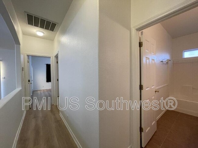 Building Photo - 4433 Via Rialto Ln