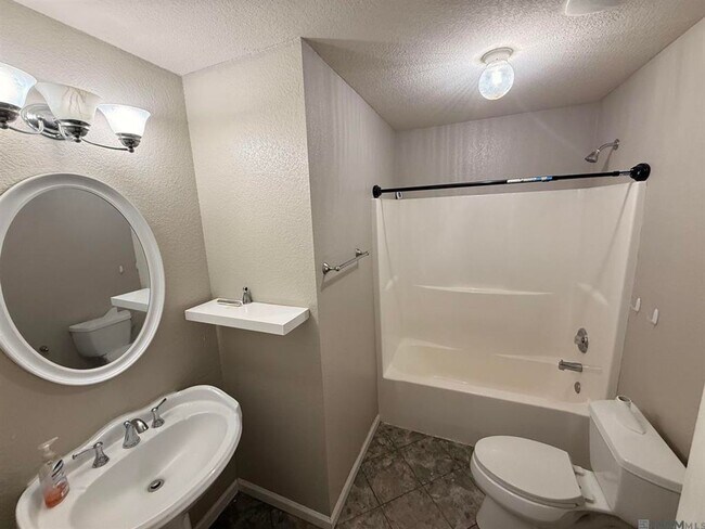 Building Photo - 12862 Bonnie Bleu Dr