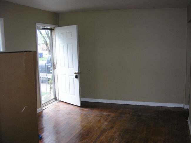 Building Photo - 1529 Parkhurst Dr