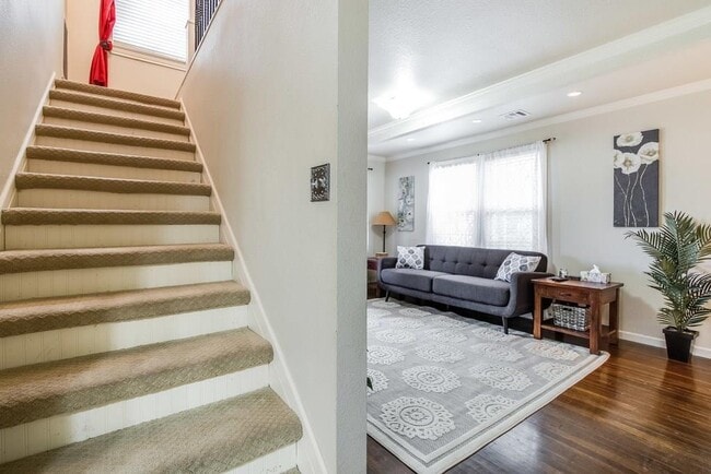 Building Photo - 2404 Thornton Rd