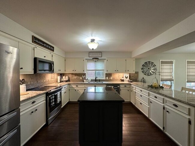 Building Photo - 3 Bedroom 2 Bath Home in Bullard ISD!
