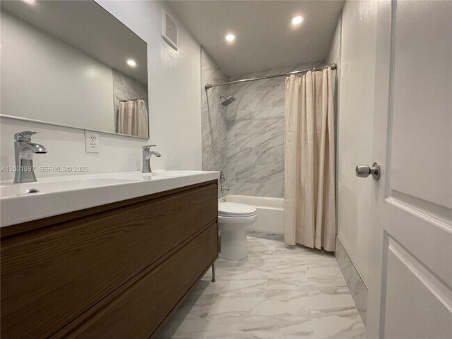 Building Photo - 3510 SW 170th Ave