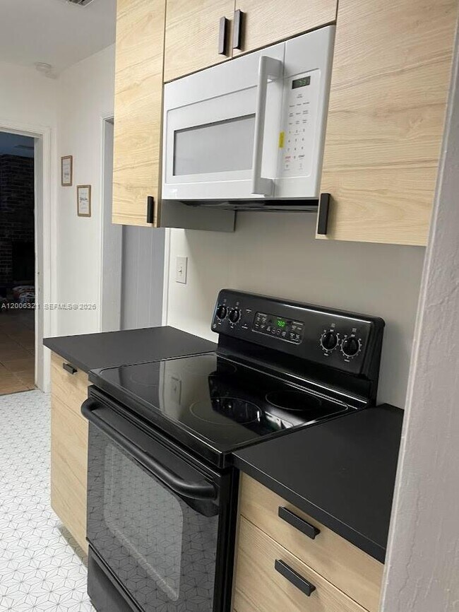 Building Photo - 5800 SW 61st St