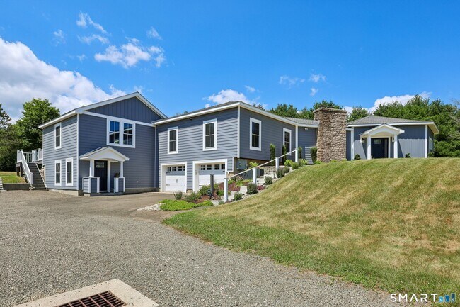 Building Photo - 687 Richies Way