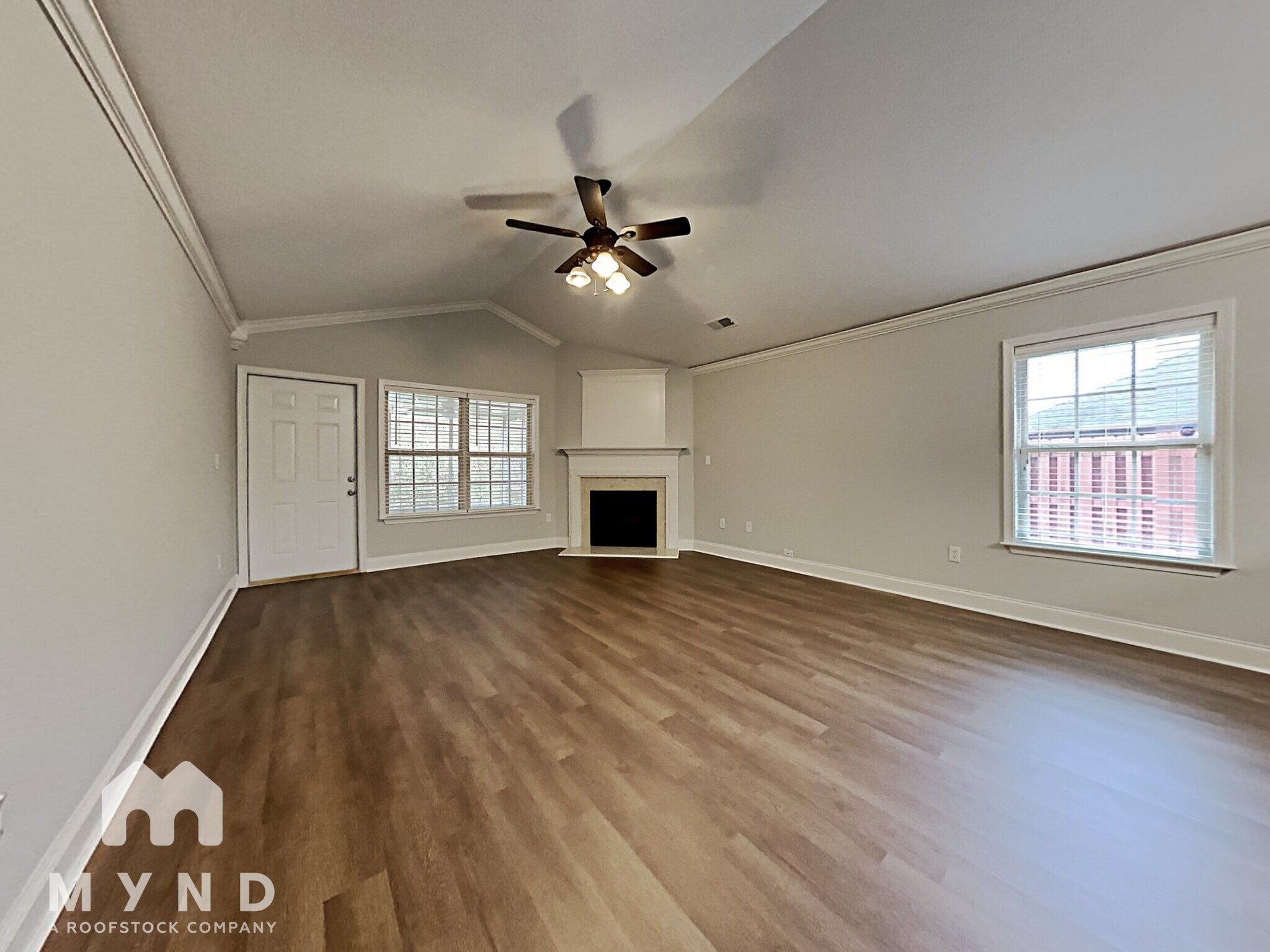 Building Photo - 2086 Edgewood Dr