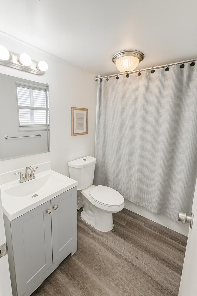 Building Photo - 801 Andrews Ave