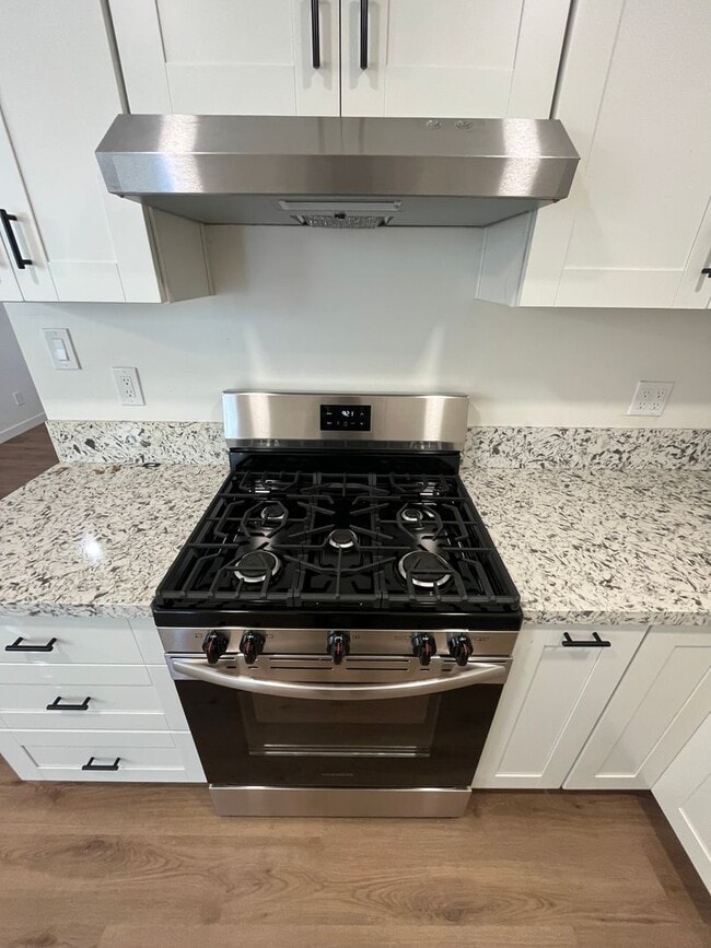 Building Photo - 230 S Murray Ave